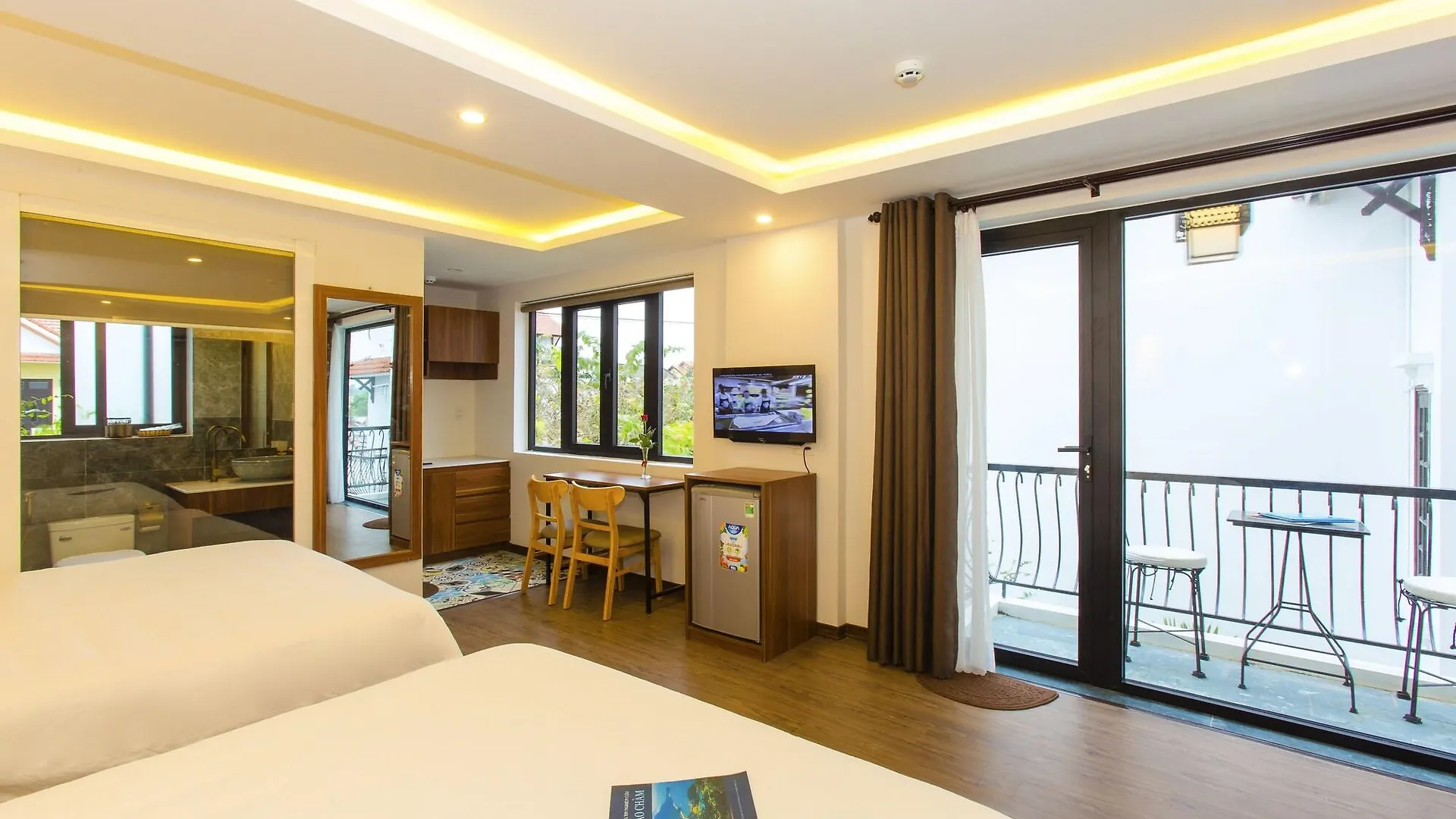 Riverside Impression Villa Хойан